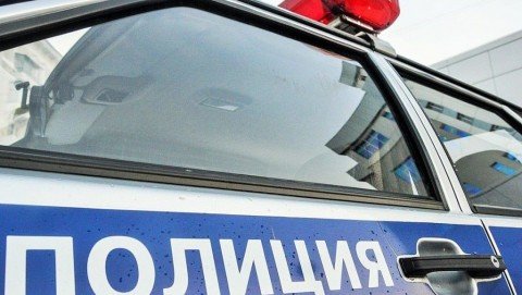 Во Мценске сотрудники полиции установили подозреваемого в хищении денежных средств с банковской карты местной жительницы